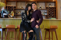 [ẢNH] Cuộc hôn nhân 20 năm hạnh phúc của ‘bà trùm chân dài’ Hạ Vy