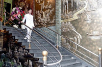 [ẢNH] Danh ca Ngọc Sơn: Quý ông giàu có nhất nhì showbiz nhưng vẫn lẻ bóng ở tuổi 52