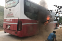 [ẢNH] Những cách thoát hiểm nhanh và an toàn cho người ngồi trong ô tô khi xe bị cháy