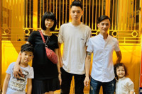 [ẢNH] Cuộc hôn nhân 20 năm hạnh phúc của ‘bà trùm chân dài’ Hạ Vy