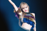 [ẢNH] Sắc vóc gợi cảm của những thần tượng được ví như ‘búp bê sống’ của làng giải trí Hàn