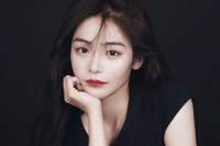 [ẢNH] Cận cảnh nhan sắc nữ diễn viên đóng thế 'lấn át' Lưu Diệc Phi trong Mulan