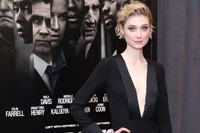 [ẢNH] Nữ chính xinh đẹp với chiều cao 'khủng' 1m90 trong bom tấn ‘Tenet’ 