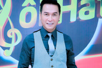 [ẢNH] Hé lộ cuộc hôn nhân kín tiếng của danh ca Nguyễn Hưng