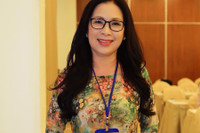 [ẢNH] NSND Kim Xuân ở tuổi 64: Sự nghiệp thành công, hôn nhân viên mãn