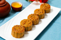 [ẢNH] ‘Bật mí’ bí quyết giúp ăn bánh Trung thu không lo béo