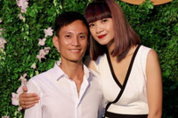 [ẢNH] Cuộc hôn nhân 20 năm hạnh phúc của ‘bà trùm chân dài’ Hạ Vy