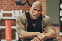 [ẢNH] The Rock: Từ cậu bé cao 1,9m bị xa lánh đến ngôi sao tỷ đô của Hollywood