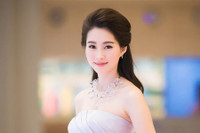 [ẢNH] Cuộc sống của những mỹ nhân showbiz Việt 'theo chồng bỏ cuộc chơi' hiện ra sao?