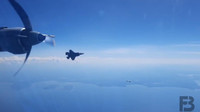 [ẢNH] Su-30SM Nga áp sát buộc F-35 NATO phải đổi hướng bay