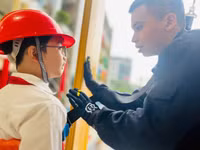 Học sinh quận Ba Đình trải nghiệm thực hành kỹ năng phòng cháy, chữa cháy