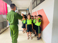 Học sinh quận Ba Đình trải nghiệm thực hành kỹ năng phòng cháy, chữa cháy