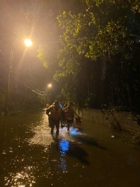 Xuyên đêm di dời 309 hộ, 1.115 nhân khẩu ra khỏi khu vực nguy hiểm ở thị xã Sơn Tây