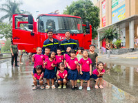 Người dân hứng khởi với trải nghiệm phòng cháy chữa cháy và cứu nạn cứu hộ