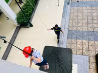 Học sinh quận Ba Đình trải nghiệm thực hành kỹ năng phòng cháy, chữa cháy