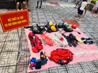 Người dân hứng khởi với trải nghiệm phòng cháy chữa cháy và cứu nạn cứu hộ