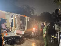 Xuyên đêm di dời 309 hộ, 1.115 nhân khẩu ra khỏi khu vực nguy hiểm ở thị xã Sơn Tây