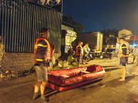 Xuyên đêm di dời 309 hộ, 1.115 nhân khẩu ra khỏi khu vực nguy hiểm ở thị xã Sơn Tây