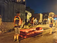 Xuyên đêm di dời 309 hộ, 1.115 nhân khẩu ra khỏi khu vực nguy hiểm ở thị xã Sơn Tây