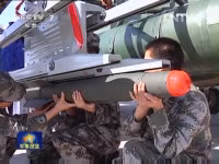 [ẢNH] Trung Quốc bắn tên lửa sát thủ đe dọa hủy diệt xe tăng M1A2 Abrams đảo Đài Loan