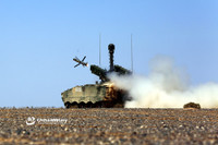 [ẢNH] Trung Quốc bắn tên lửa sát thủ đe dọa hủy diệt xe tăng M1A2 Abrams đảo Đài Loan