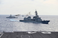 [ẢNH] Sức mạnh tàu khu trục Nhật Bản đang tập trận trên biển Đông