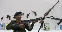 Vì sao Ấn Độ buông bỏ súng trường tấn công INSAS nội địa để tìm đến AK Nga?