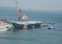 [ẢNH] Đề phòng tàu sân bay trục trặc, Trung Quốc phải mang thêm tàu kéo hỗ trợ