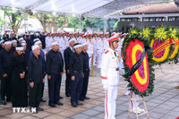 Hình ảnh gia đình Tổng Bí thư Nguyễn Phú Trọng tại Lễ viếng