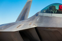 Tiêm kích tàng hình Su-57 Nga gây ngạc nhiên lớn tại triển lãm Trung Quốc vì loạt ốc vít