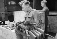 [ẢNH] Ngạc nhiên khi lính Liên Xô dùng rất nhiều súng Thompson Mỹ