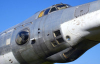 [ẢNH] Biểu tượng ném bom khiến NATO lo sợ bị vứt ngổn ngang