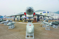 [ẢNH] Trung Quốc bất ngờ điều máy bay ném bom chiến lược tới sát Ấn Độ