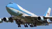 Tổng thống Biden bác đề xuất về màu sơn dành cho chuyên cơ Air Force One của ông Trump