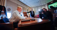 Tổng thống Biden bác đề xuất về màu sơn dành cho chuyên cơ Air Force One của ông Trump