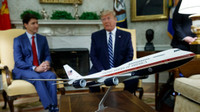 Tổng thống Biden bác đề xuất về màu sơn dành cho chuyên cơ Air Force One của ông Trump