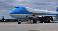 Tổng thống Biden bác đề xuất về màu sơn dành cho chuyên cơ Air Force One của ông Trump