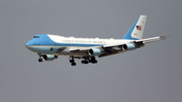 Tổng thống Biden bác đề xuất về màu sơn dành cho chuyên cơ Air Force One của ông Trump