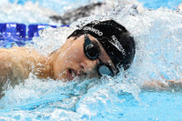 [ẢNH] ‘Soái ca bơi lội’ khiến Jennie (BlackPink) mê mẩn là ai? 