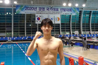 [ẢNH] ‘Soái ca bơi lội’ khiến Jennie (BlackPink) mê mẩn là ai? 