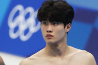 [ẢNH] ‘Soái ca bơi lội’ khiến Jennie (BlackPink) mê mẩn là ai? 