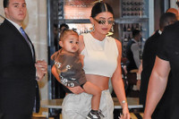 [ẢNH] Muôn kiểu nuông chiều con quá mức của dàn sao Hollywood