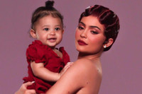 [ẢNH] Muôn kiểu nuông chiều con quá mức của dàn sao Hollywood