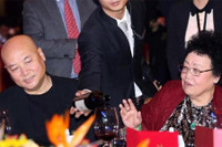 [ẢNH] 'Đường Tăng' Trì Trọng Thuỵ và cuộc hôn nhân viên mãn với người vợ tỷ phú 