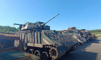 Nga lắp pháo nội địa cho xe chiến đấu bộ binh Bradley tịch thu ở Ukraine