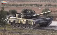 Xe tăng T-90 Syria dàn hàng tiến đánh phiến quân thân Thổ Nhĩ Kỳ tại Idlib