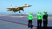 [ẢNH] Đưa ‘hổ giấy’ J-15 ra bay biển, hiểm nguy rình rập chính phi công Trung Quốc