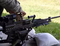 [ẢNH] Siêu súng mới của Mỹ bắn xa như M2, cơ động như M240 và chính xác như M249