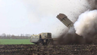Pháo phản lực tầm xa M270 Anh viện trợ cho Ukraine sẽ chấm dứt ưu thế của pháo binh Nga?
