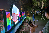 Nhìn lại những khoảnh khắc ấn tượng trong đêm giao thừa đón xuân Quý Mão 2023 ở Hà Nội